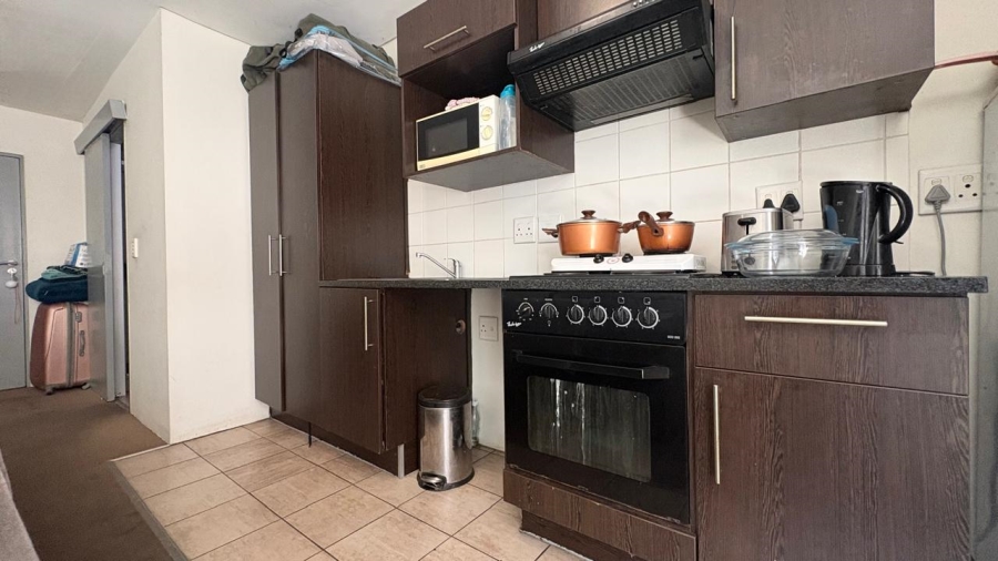 1 Bedroom Property for Sale in Zonnebloem Western Cape